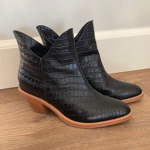 Brand new Poppy Barley Two Point Five Ankle Boot